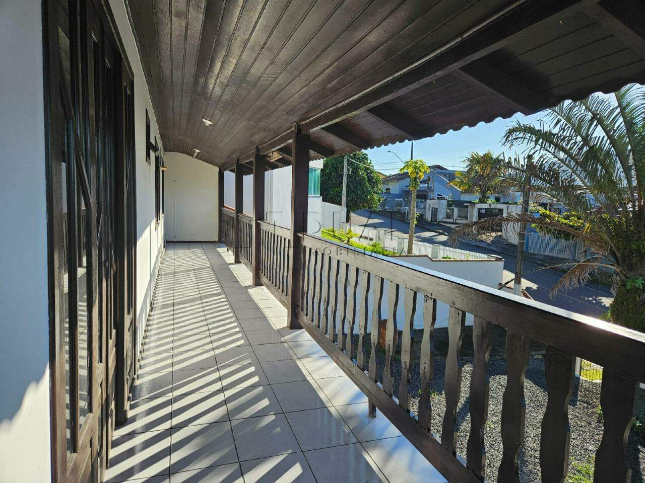 Imagem Casa com sala comercial no bairro Tifa Martins em Jaraguá do Sul