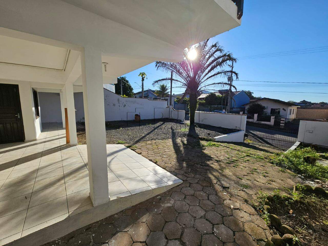 Imagem Casa com sala comercial no bairro Tifa Martins em Jaraguá do Sul