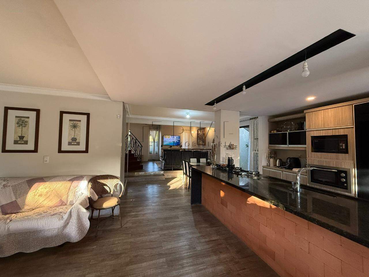 Imagem Casa próxima ao centro da cidade, no bairro Vila Nova