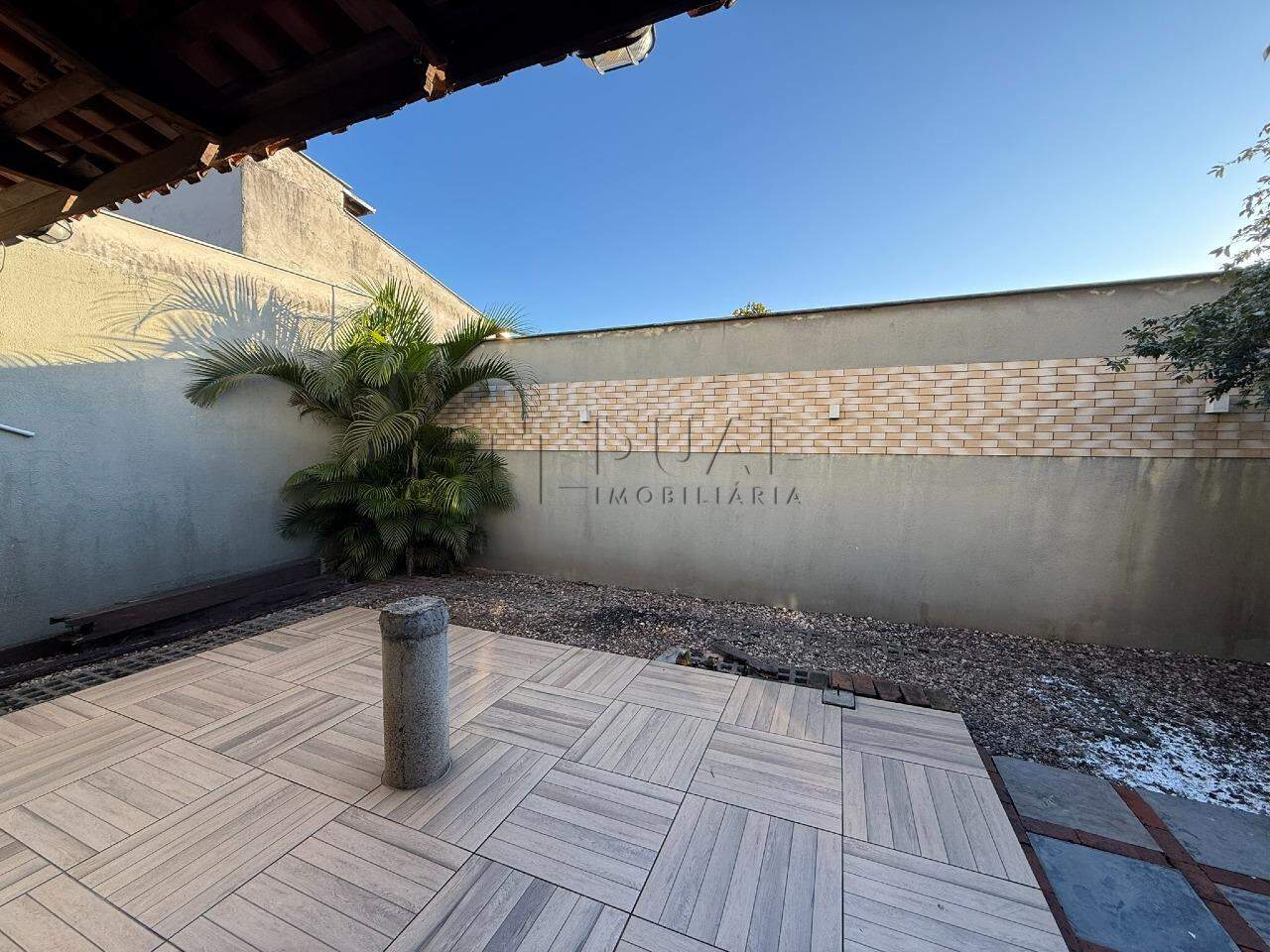 Imagem Casa próxima ao centro da cidade, no bairro Vila Nova