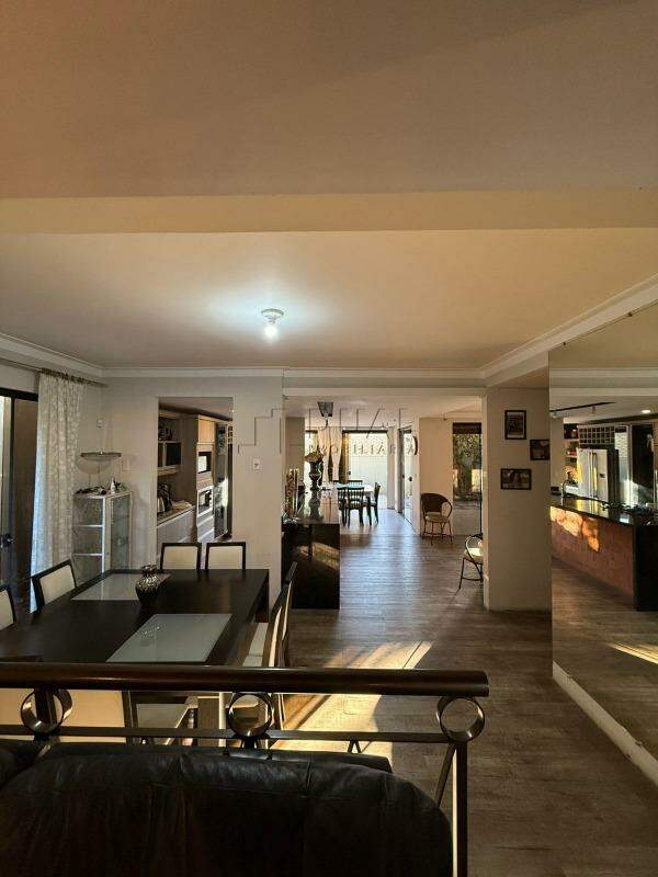 Imagem Casa próxima ao centro da cidade, no bairro Vila Nova