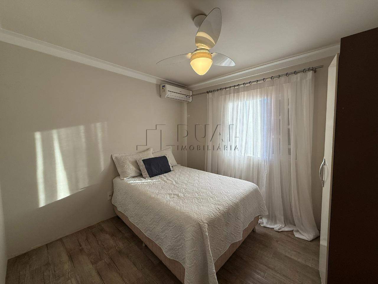 Imagem Casa próxima ao centro da cidade, no bairro Vila Nova