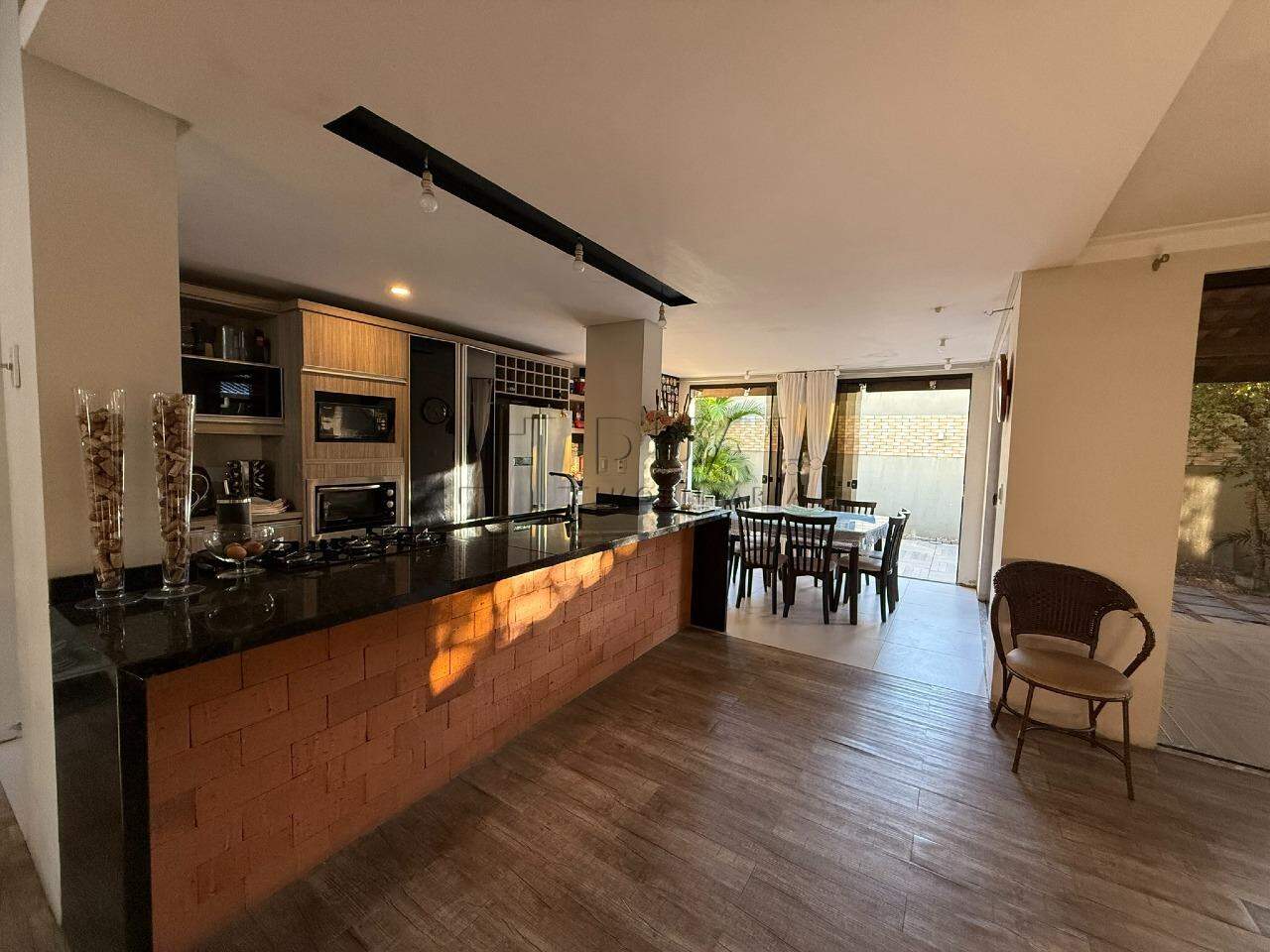 Casa próxima ao centro da cidade, no bairro Vila Nova