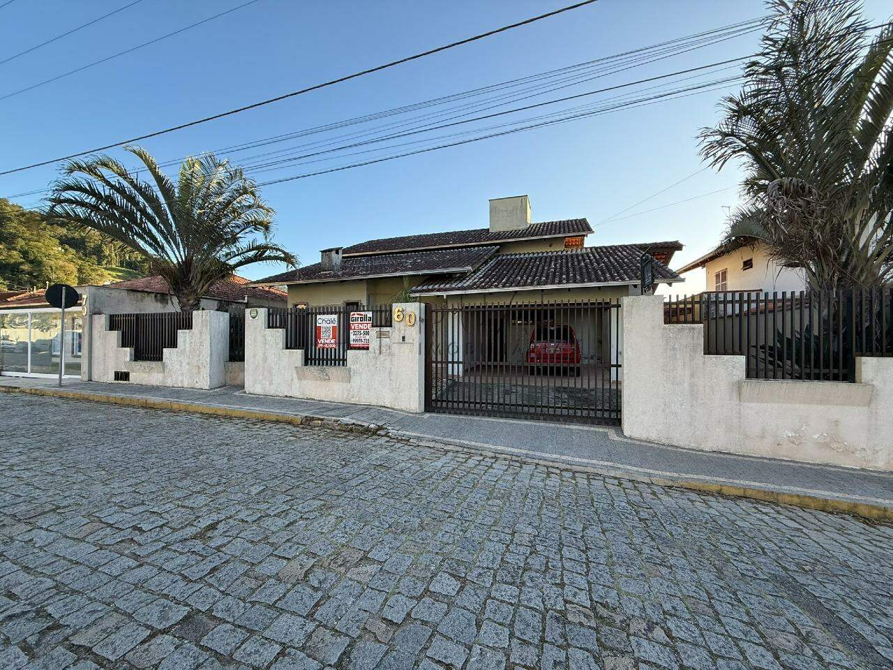 Imagem Casa próxima ao centro da cidade, no bairro Vila Nova