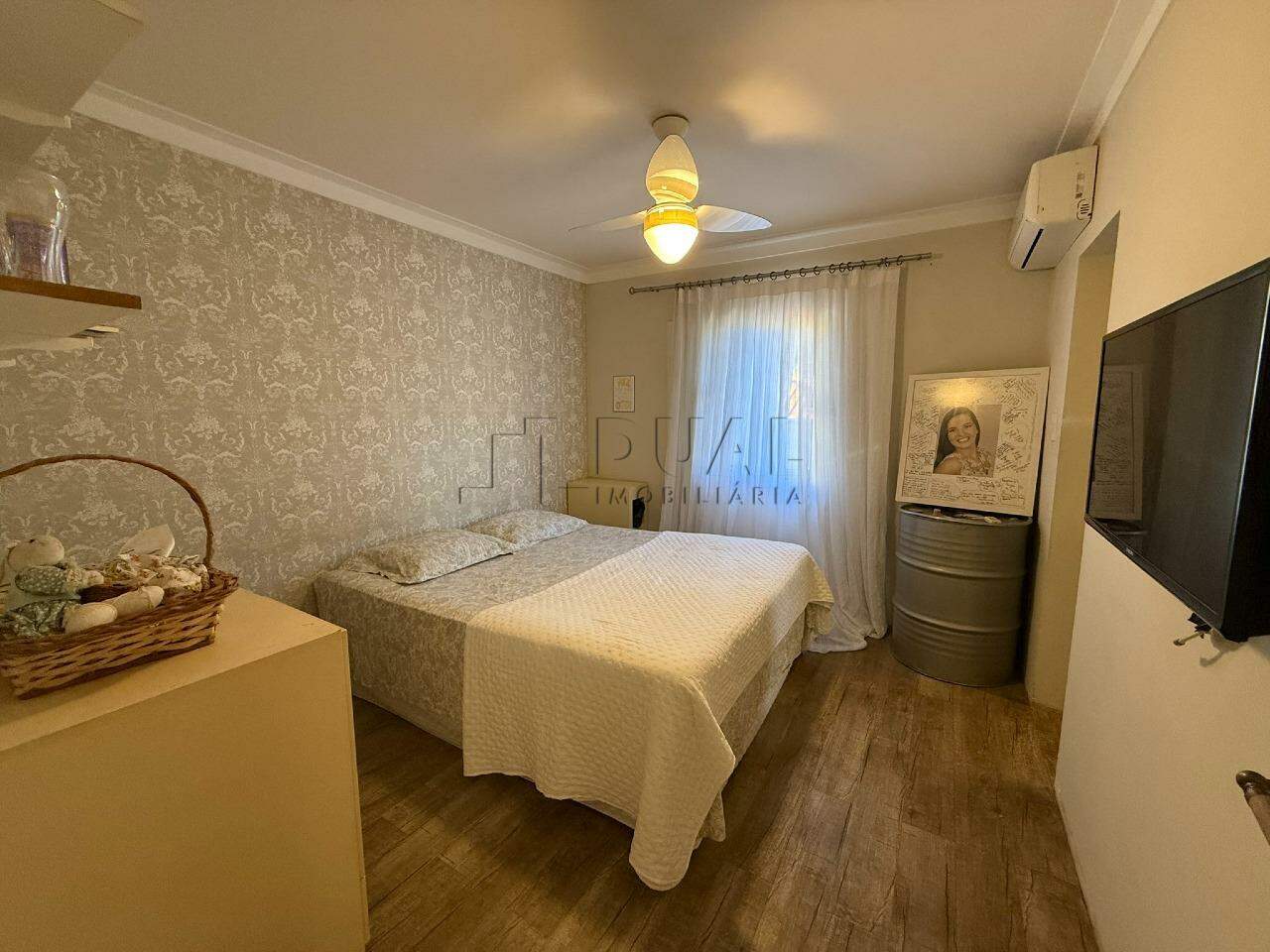 Imagem Casa próxima ao centro da cidade, no bairro Vila Nova