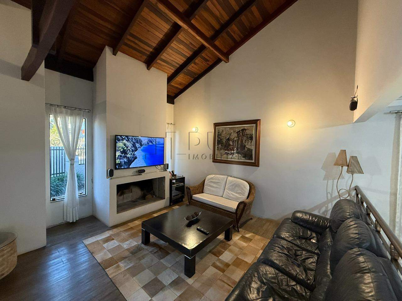 Imagem Casa próxima ao centro da cidade, no bairro Vila Nova