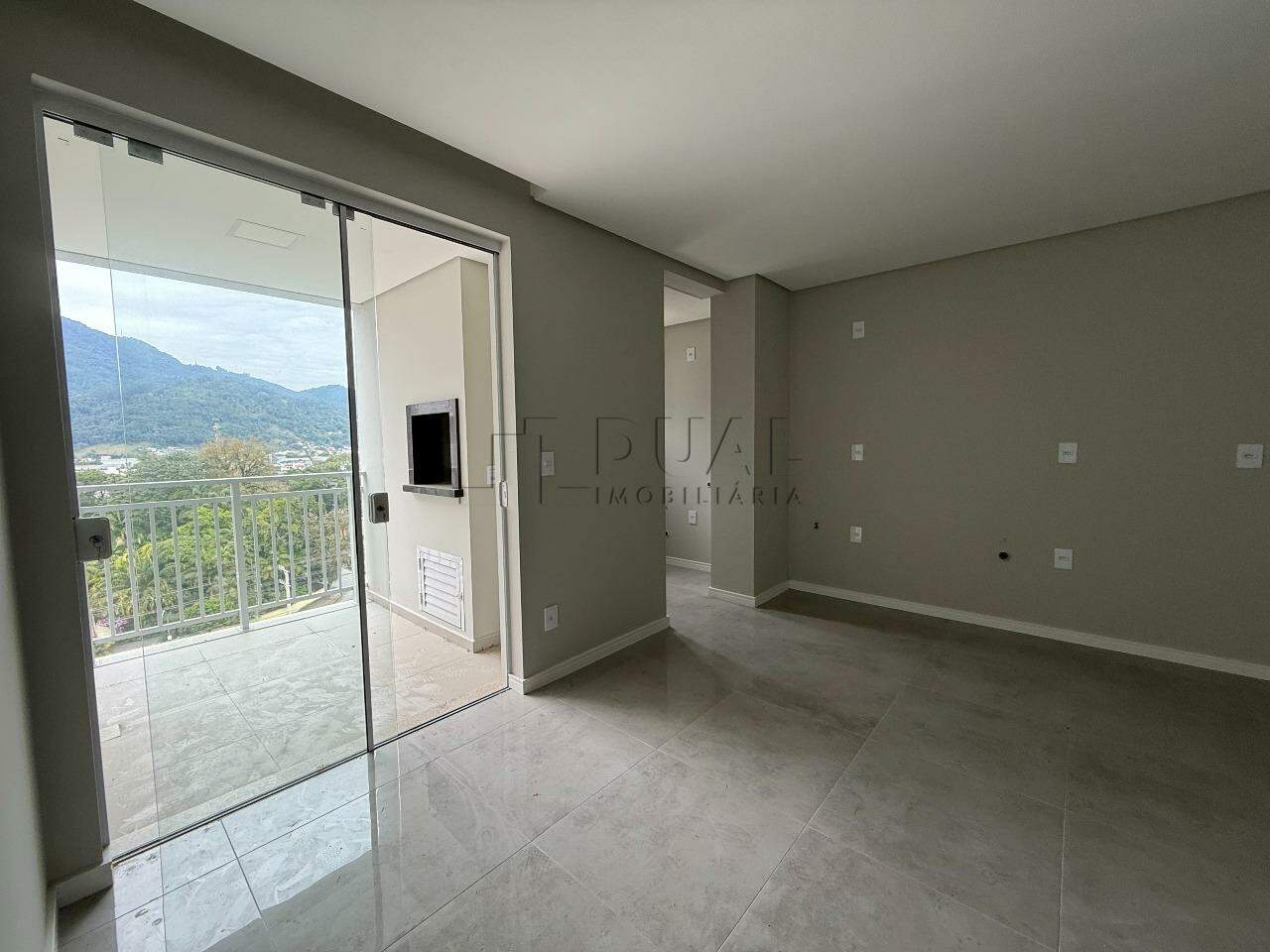 Apartamento Novo em Andar Alto com 1 Suíte + 1 Dormitório, Sacada Gourmet e Vista para Área de Lazer