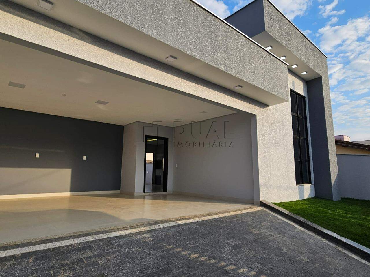 Casa com 2 suites + 1 dormitório no bairro em Três Rios do Norte em Jaraguá do Sul