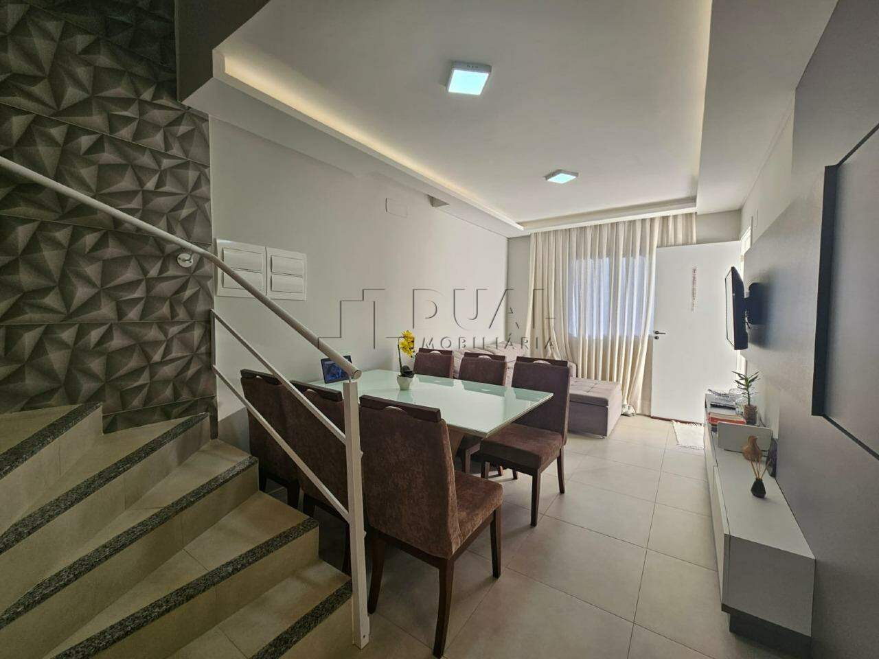 Imagem Sobrado em condomínio fechado no bairro Jaraguá 99 em Jaraguá do Sul