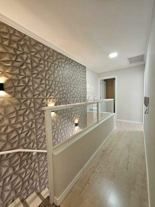 Imagem Sobrado em condomínio fechado no bairro Jaraguá 99 em Jaraguá do Sul