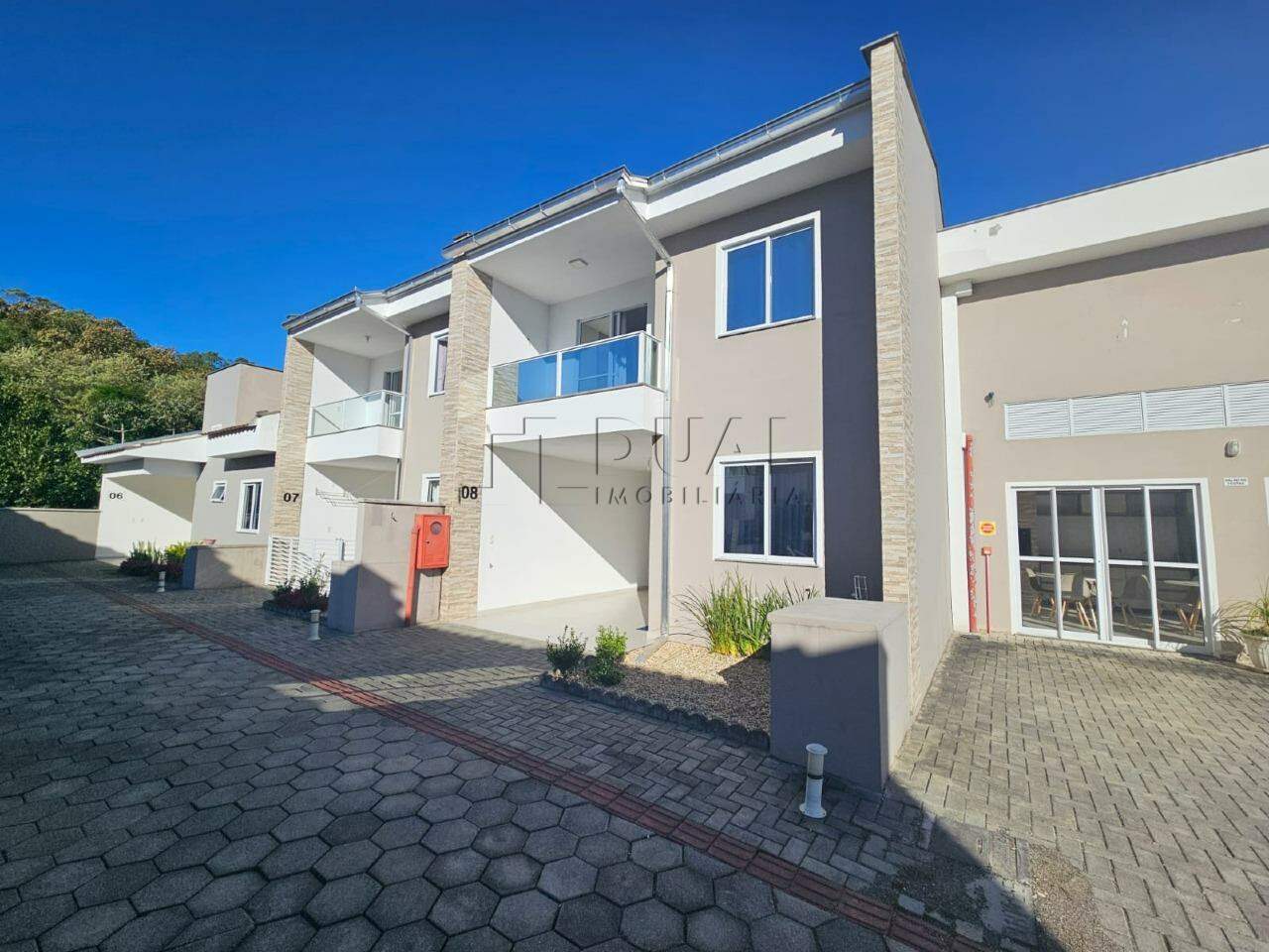 Sobrado em condomínio fechado no bairro Jaraguá 99 em Jaraguá do Sul