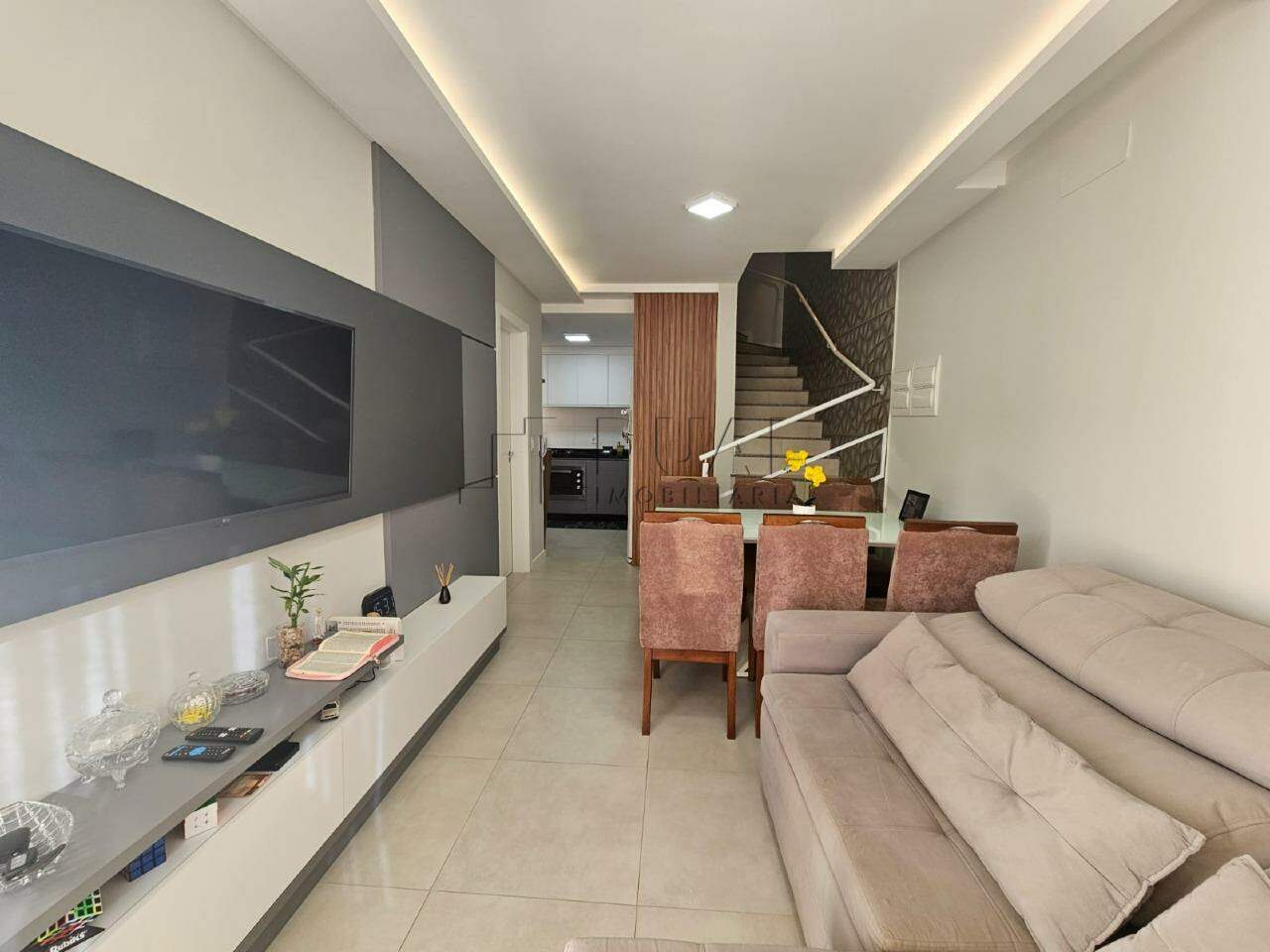 Imagem Sobrado em condomínio fechado no bairro Jaraguá 99 em Jaraguá do Sul