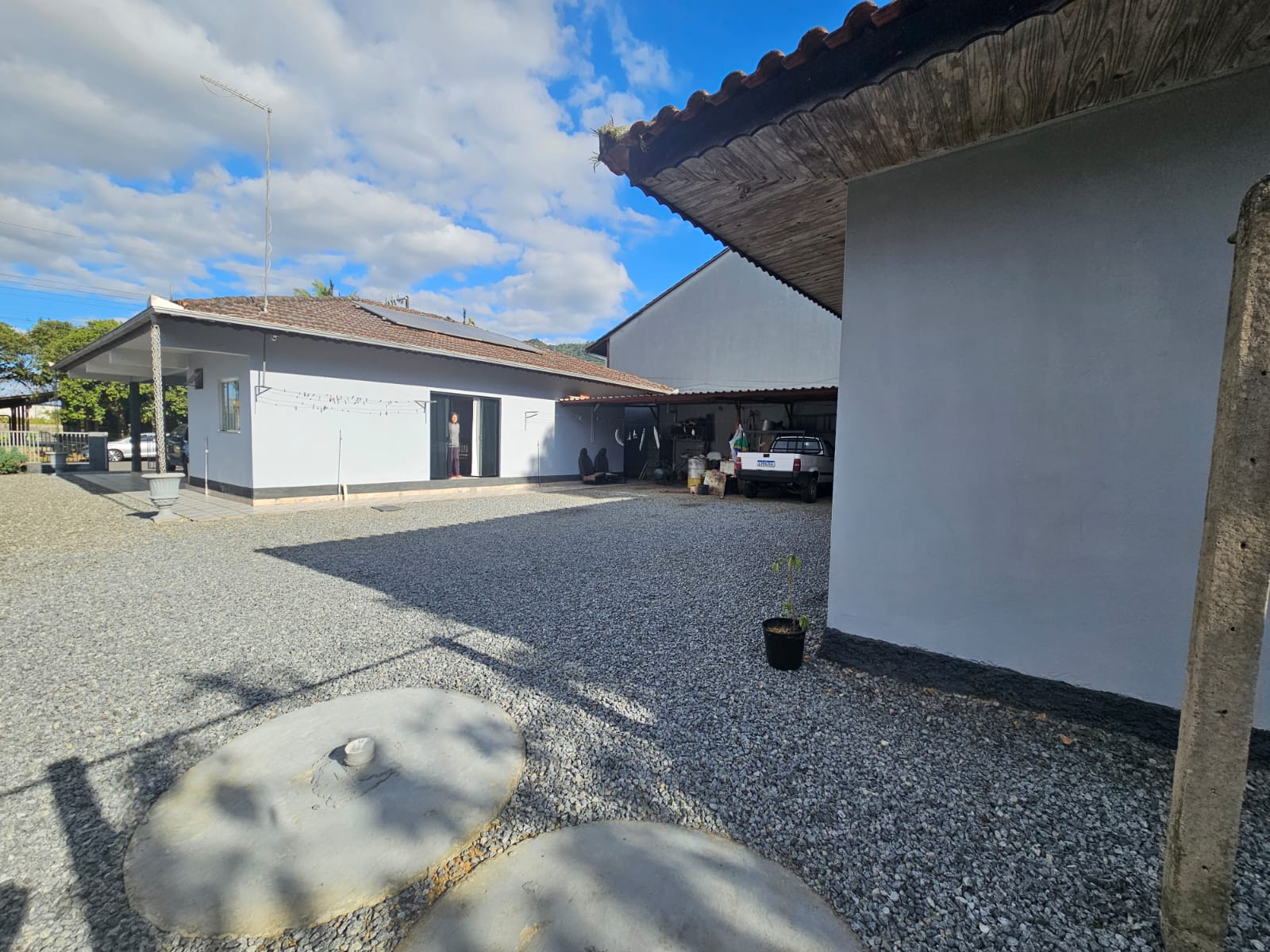 Imagem Casa de esquina com 3 dormitórios + edícula no bairro João Pessoa em Jaraguá do Sul