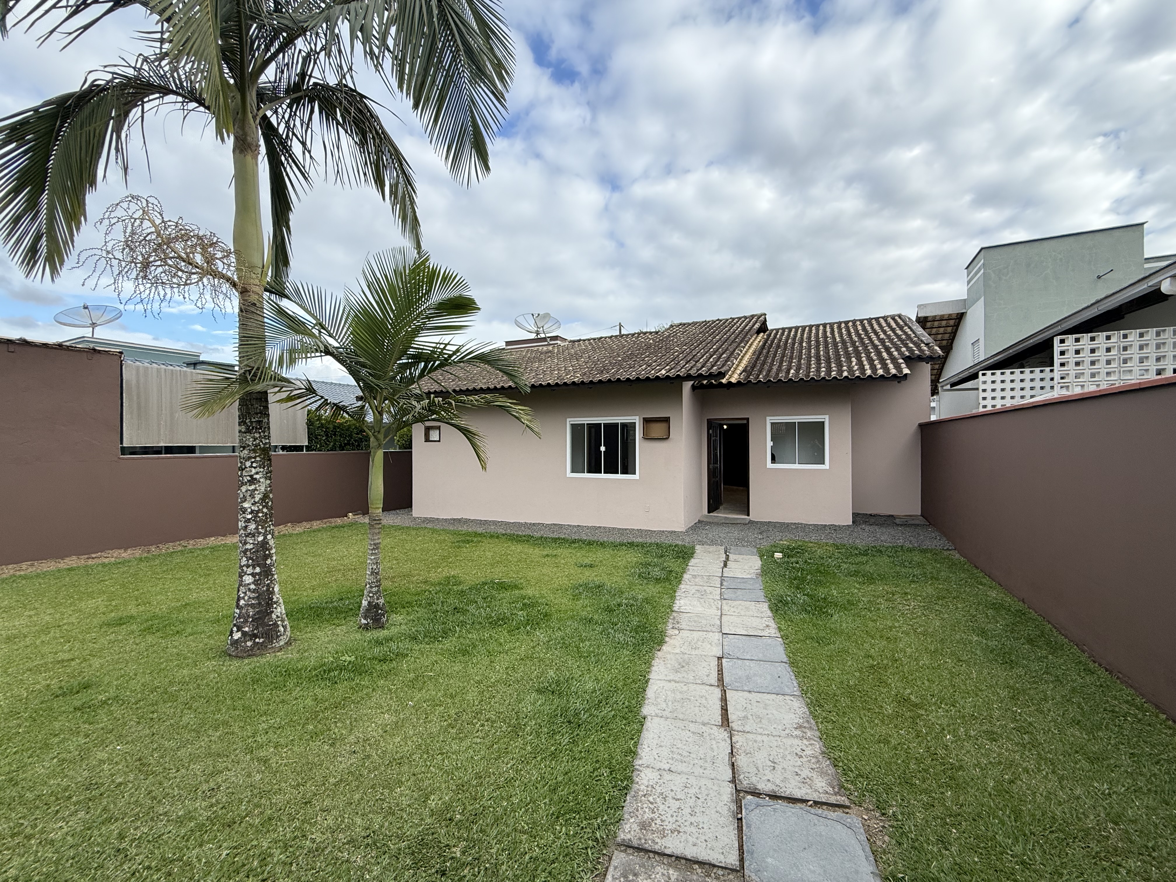 Imagem Casa térrea à venda com 3 quartos e amplo quintal no Bairro Três Rios do Sul