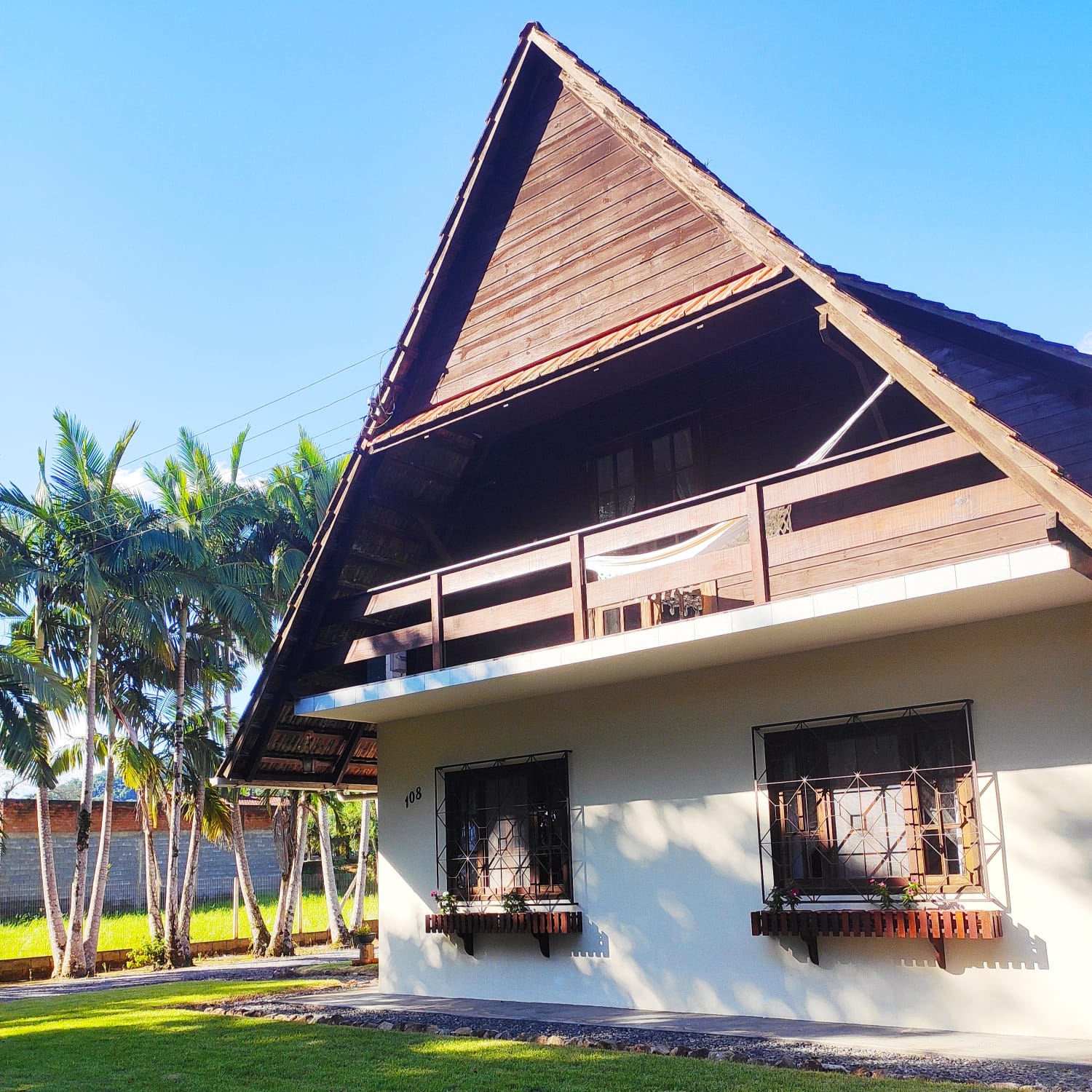 Imagem Casa Estilo Chalé à Venda em Schroeder – 184m² e Terreno de 2.343m²