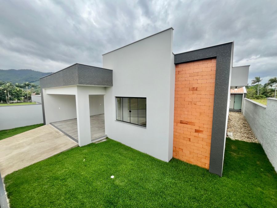 Imagem Casa com Suíte + 2 dormitórios no bairro Jaraguá 84 em Jaraguá do Sul