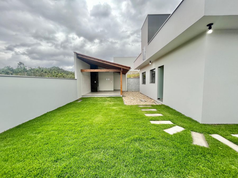 Imagem Casa com Suíte + 2 dormitórios no bairro Jaraguá 84 em Jaraguá do Sul