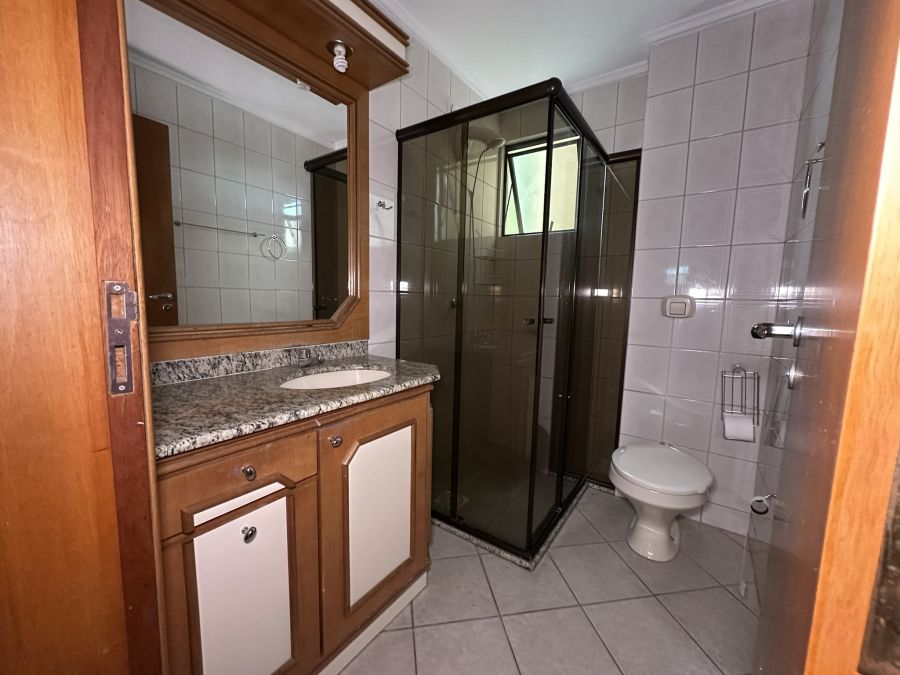 Imagem Apartamento no Centro com 1 Suíte + 2 Quartos, sacada e elevador