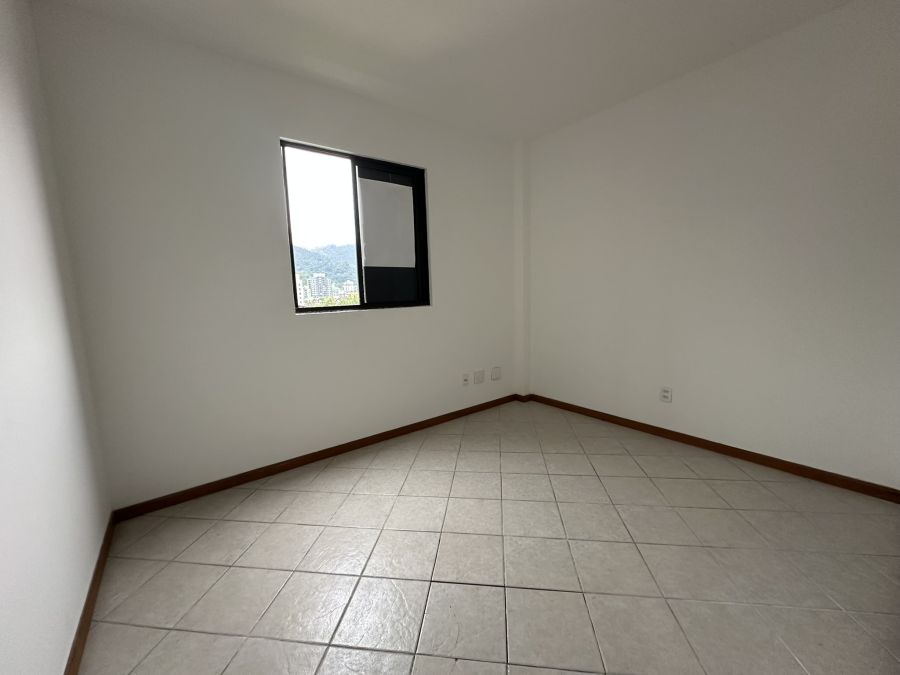 Imagem Apartamento no Centro com 1 Suíte + 2 Quartos, sacada e elevador