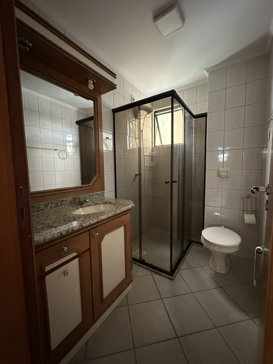 Imagem Apartamento no Centro com 1 Suíte + 2 Quartos, sacada e elevador