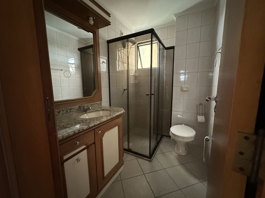 Imagem Apartamento no Centro com 1 Suíte + 2 Quartos, sacada e elevador
