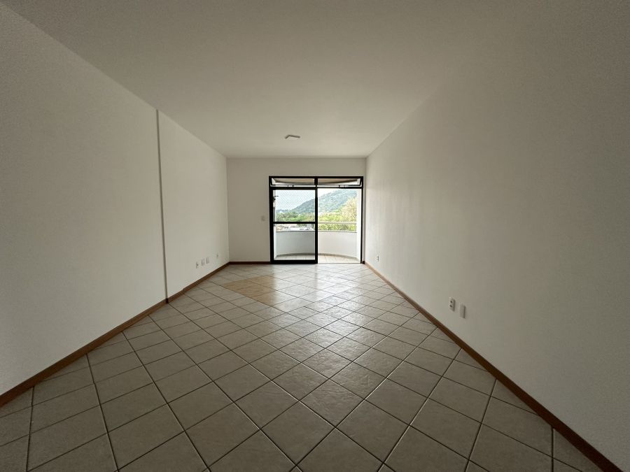 Imagem Apartamento no Centro com 1 Suíte + 2 Quartos, sacada e elevador