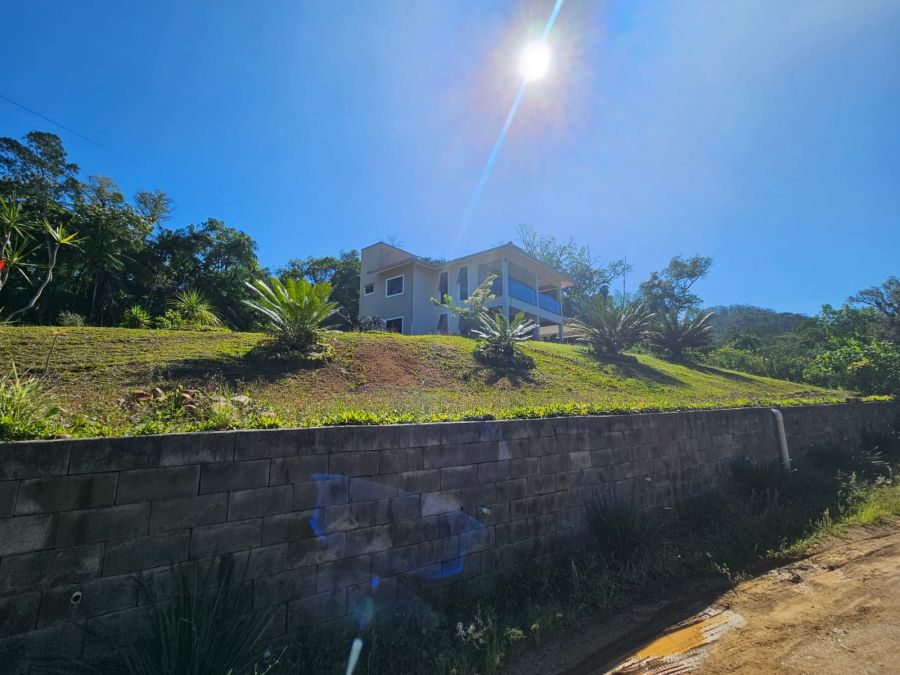 Imagem Sobrado com terreno de 7.508,50m² em área urbana no bairro Jaraguá 84 em Jaraguá do Sul