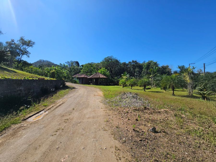 Imagem Sobrado com terreno de 7.508,50m² em área urbana no bairro Jaraguá 84 em Jaraguá do Sul