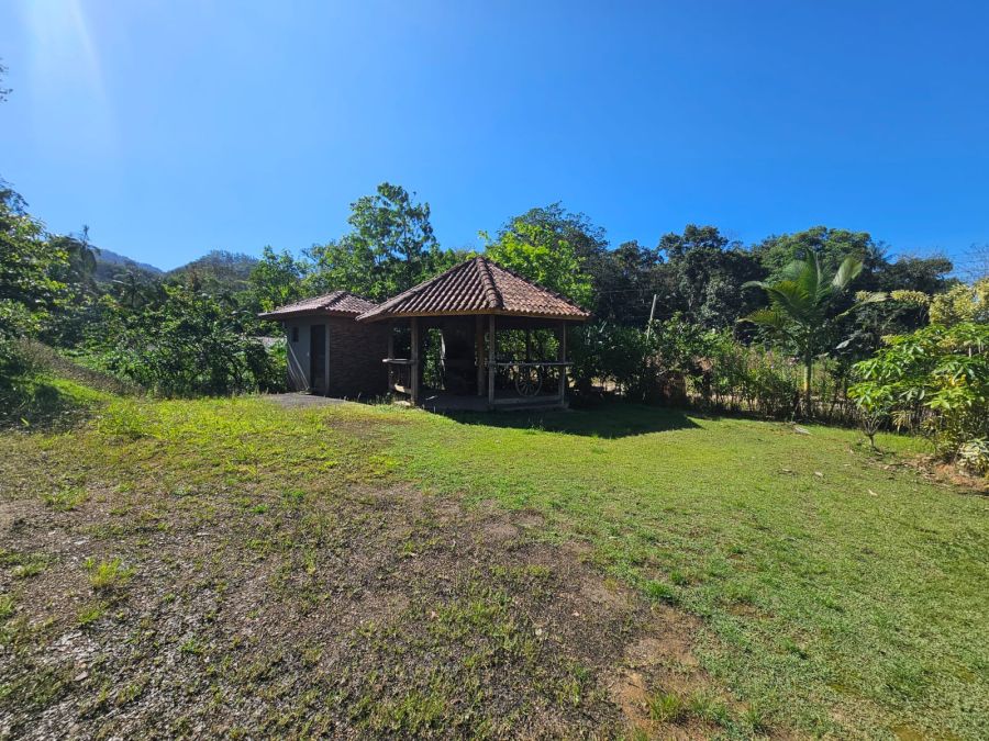 Imagem Sobrado com terreno de 7.508,50m² em área urbana no bairro Jaraguá 84 em Jaraguá do Sul