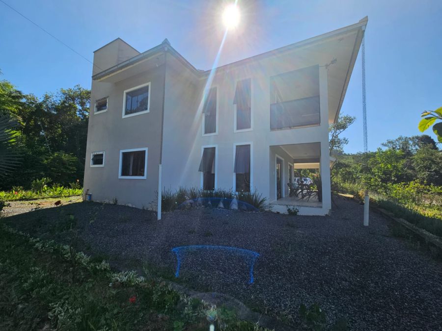 Imagem Sobrado com terreno de 7.508,50m² em área urbana no bairro Jaraguá 84 em Jaraguá do Sul