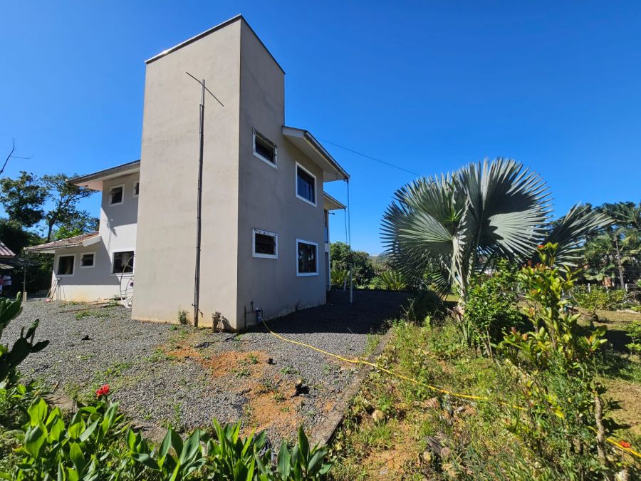 Imagem Sobrado com terreno de 7.508,50m² em área urbana no bairro Jaraguá 84 em Jaraguá do Sul