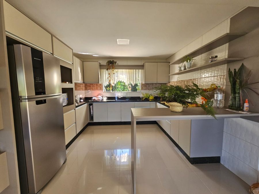 Imagem Sobrado com terreno de 7.508,50m² em área urbana no bairro Jaraguá 84 em Jaraguá do Sul