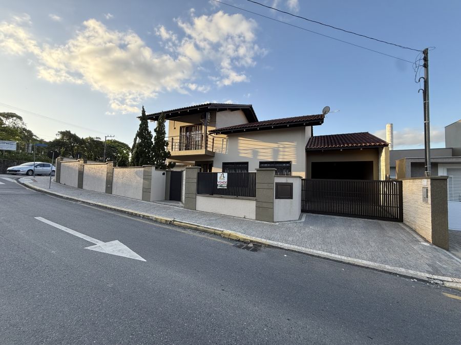 Imagem principal Terreno 924 m² com 2 casas – Ideal para ponto comercial no bairro Vila Lenzi