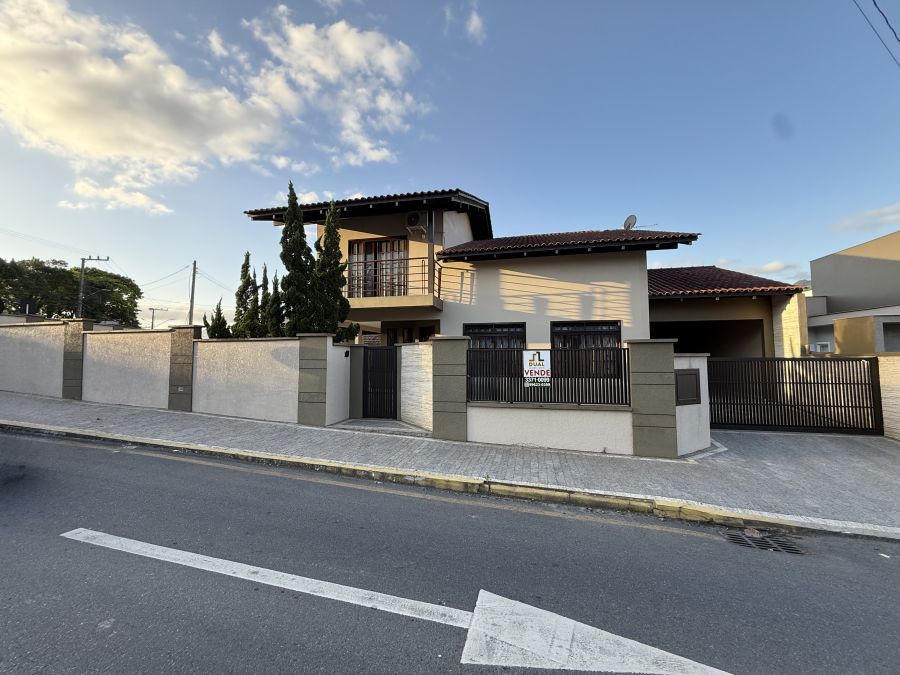 Imagem Terreno 924 m² com 2 casas – Ideal para ponto comercial no bairro Vila Lenzi