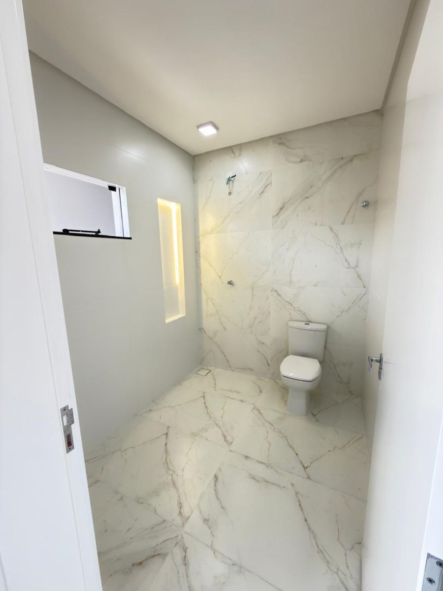 Imagem Casa com 3 suítes e piscina no bairro São Luís em Jaraguá do Sul