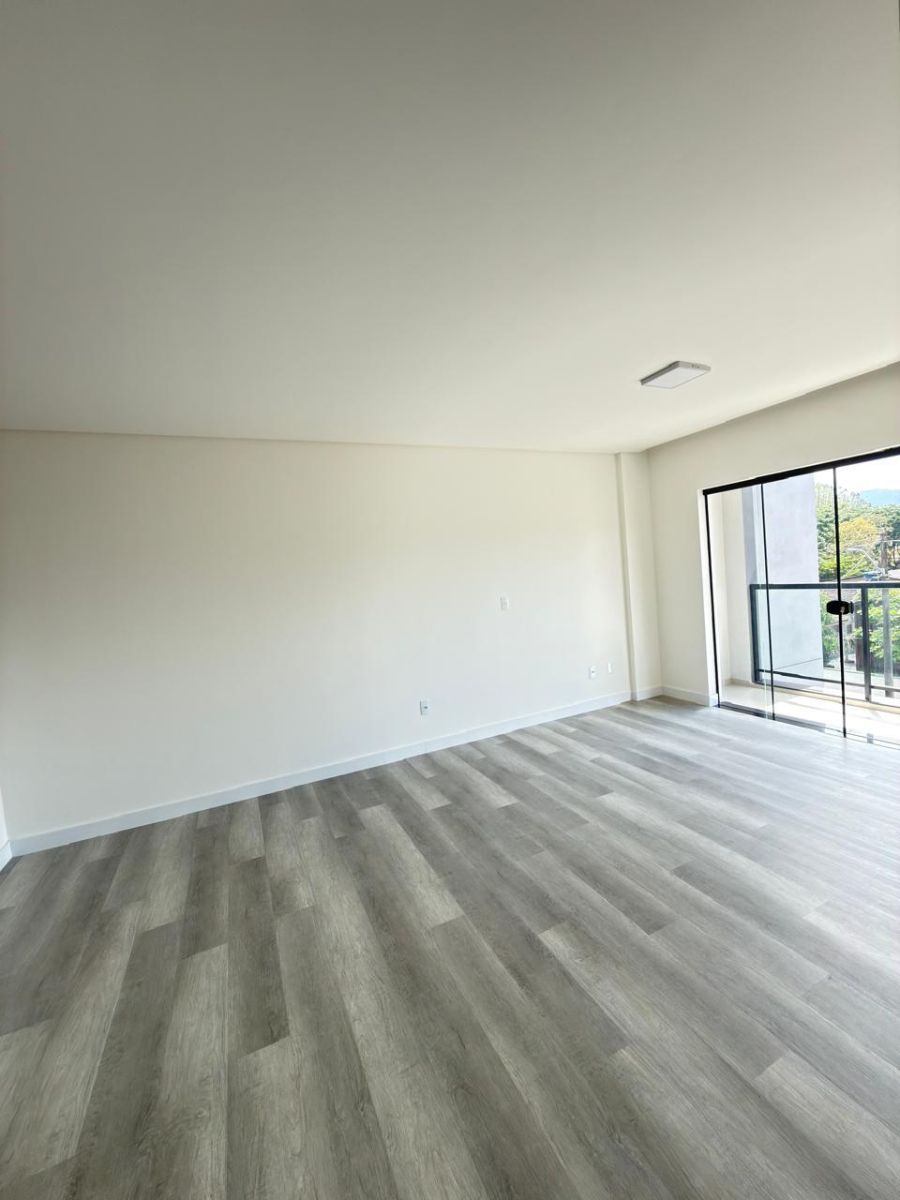 Imagem Casa com 3 suítes e piscina no bairro São Luís em Jaraguá do Sul