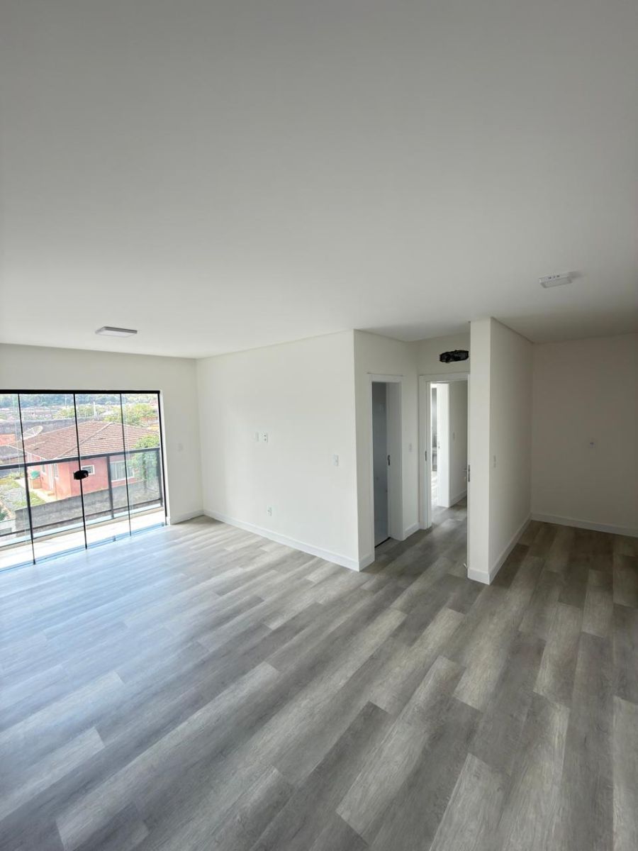 Imagem Casa com 3 suítes e piscina no bairro São Luís em Jaraguá do Sul