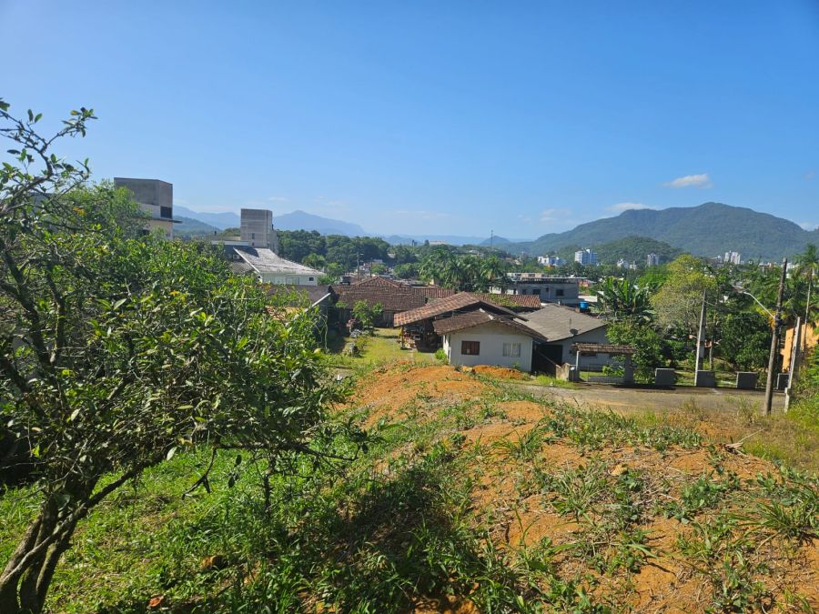 Imagem Terreno à venda no bairro Rio Molha em Jaraguá do Sul — 378m², local alto e próximo à Prefeitura