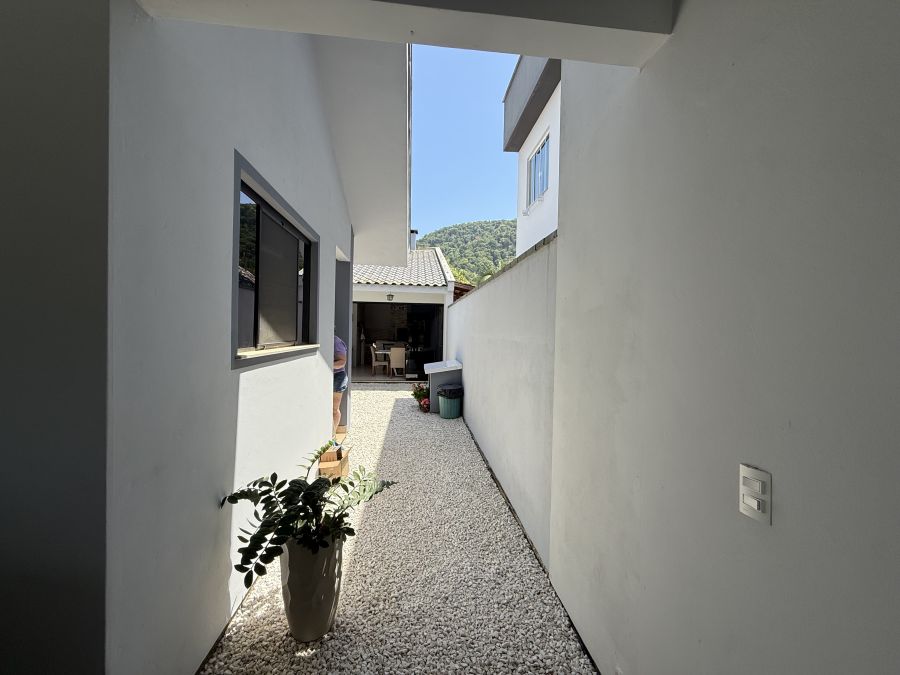 Imagem Casa térrea à venda no Bairro Rio Hern em Schroeder – 1 suíte com closet, área de festas, móveis sob medida e localização privilegiada