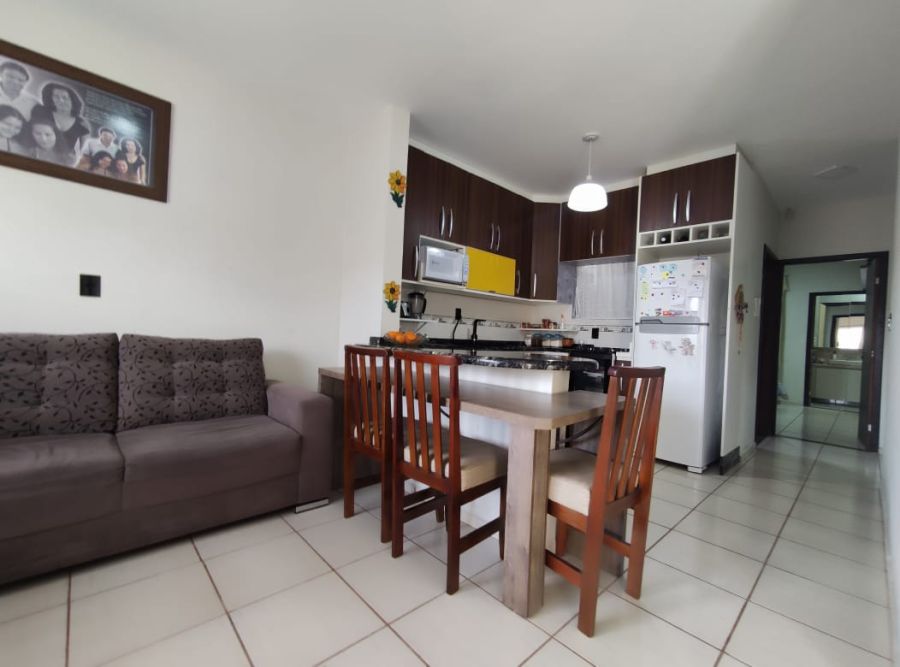 Imagem Casa de meio lote com 3 dormitórios no bairro Ilha da Figueira em Guaramirim