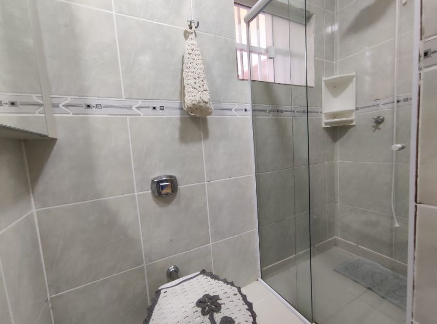 Imagem Casa de meio lote com 3 dormitórios no bairro Ilha da Figueira em Guaramirim