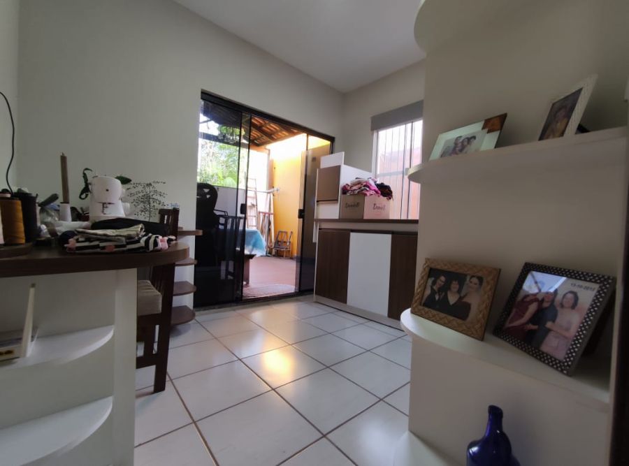 Imagem Casa de meio lote com 3 dormitórios no bairro Ilha da Figueira em Guaramirim