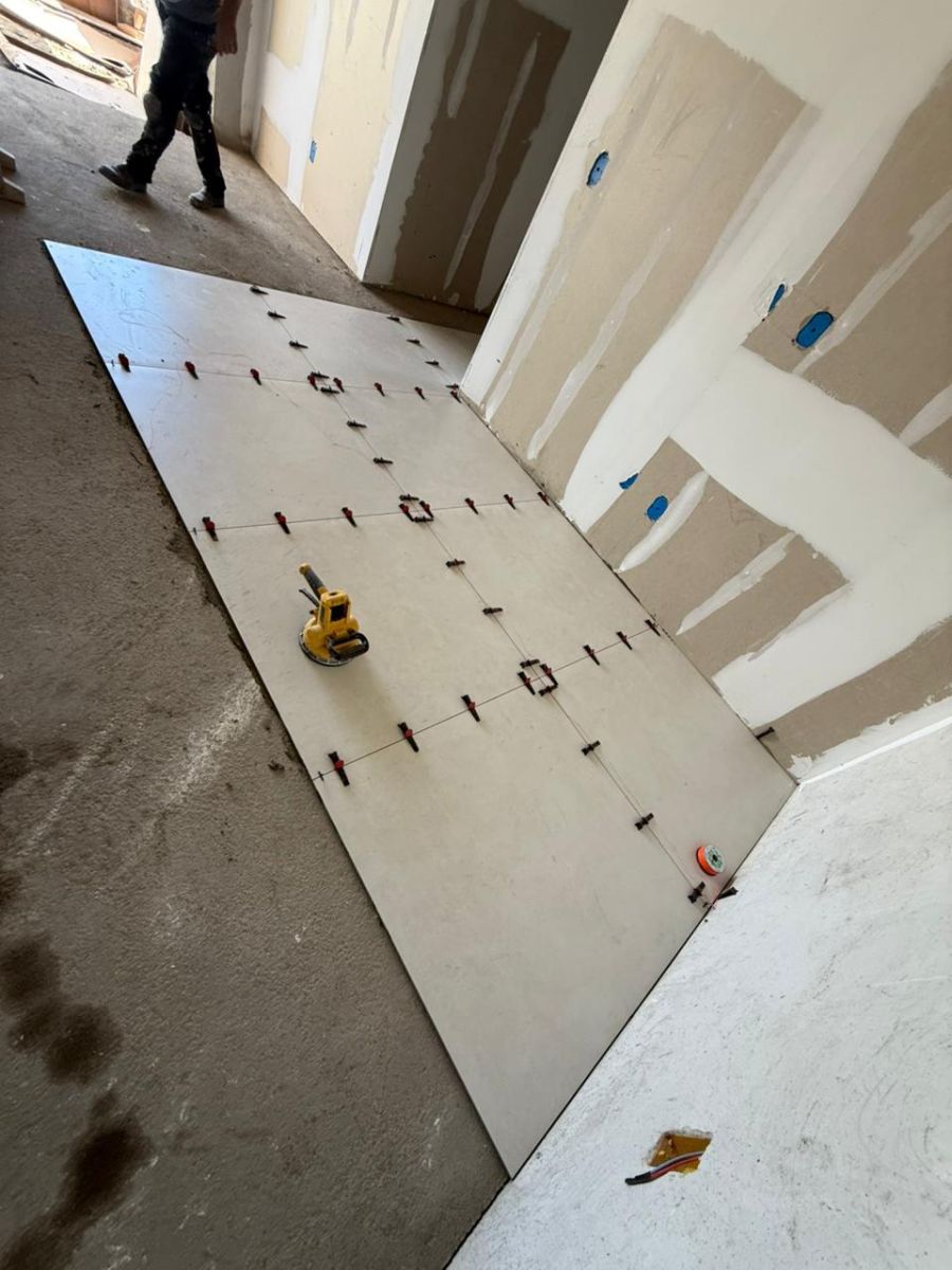 Imagem Apartamento à venda 1 suíte + 02 quartos - Itacolomi - Balneário Piçarras/SC