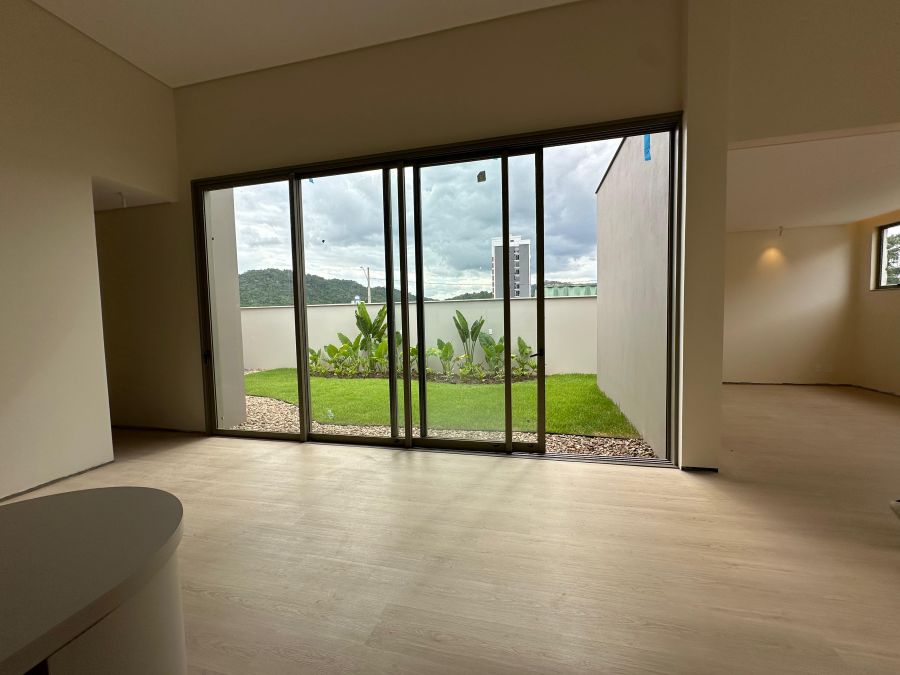 Imagem Casa Alto Padrão à venda no Bairro - 181m2