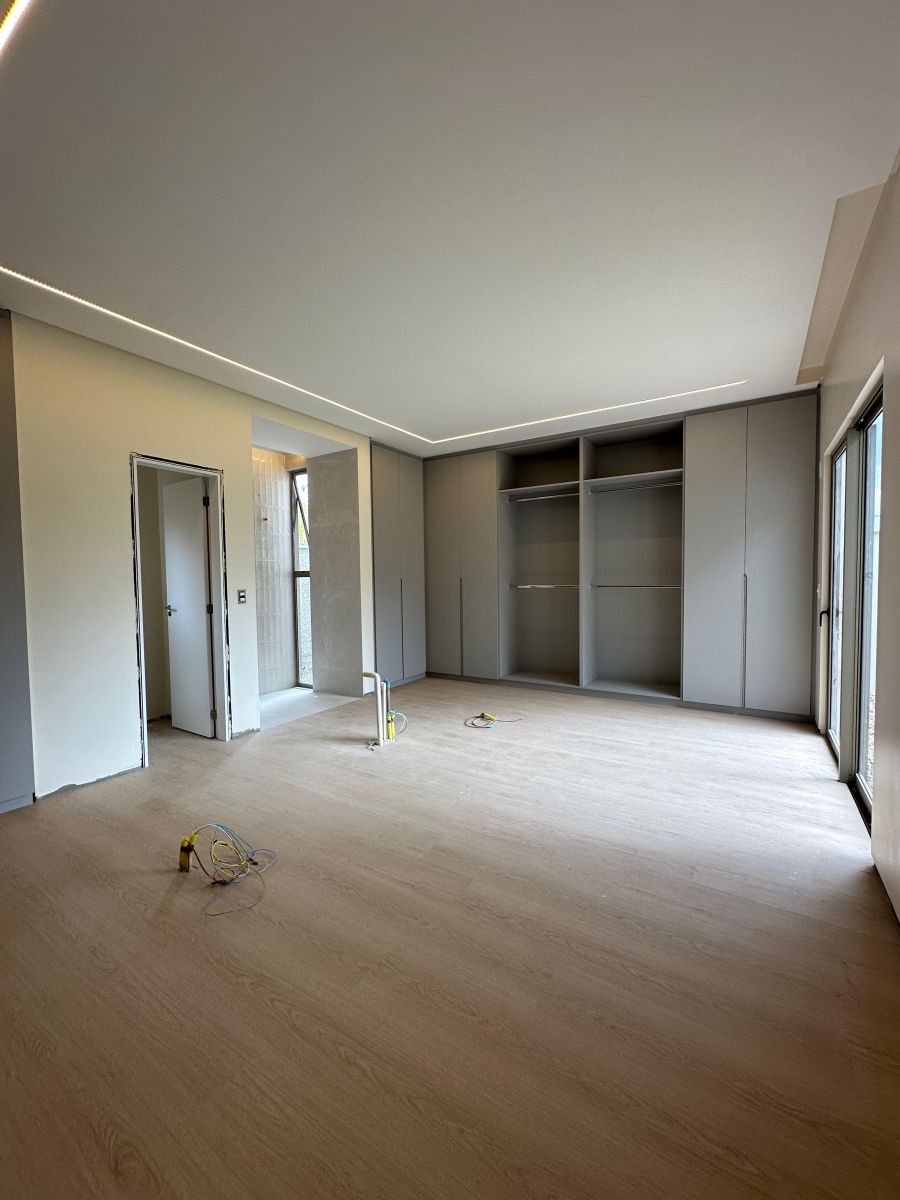 Imagem Casa Alto Padrão à venda no Bairro - 181m2