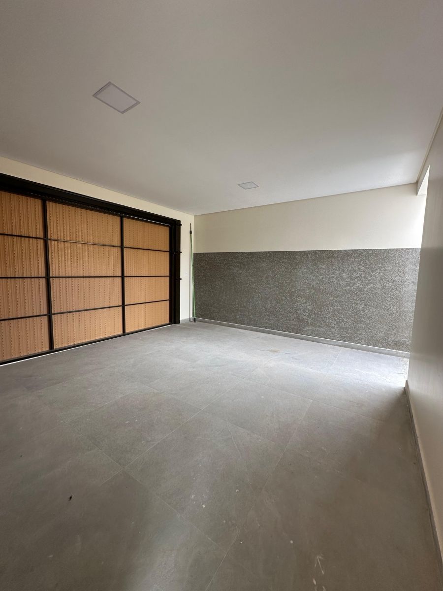 Imagem Casa Alto Padrão à venda no Bairro - 181m2