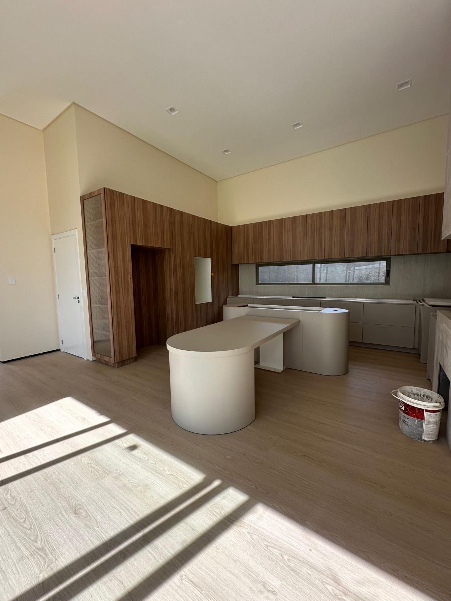 Imagem Casa Alto Padrão à venda no Bairro - 181m2