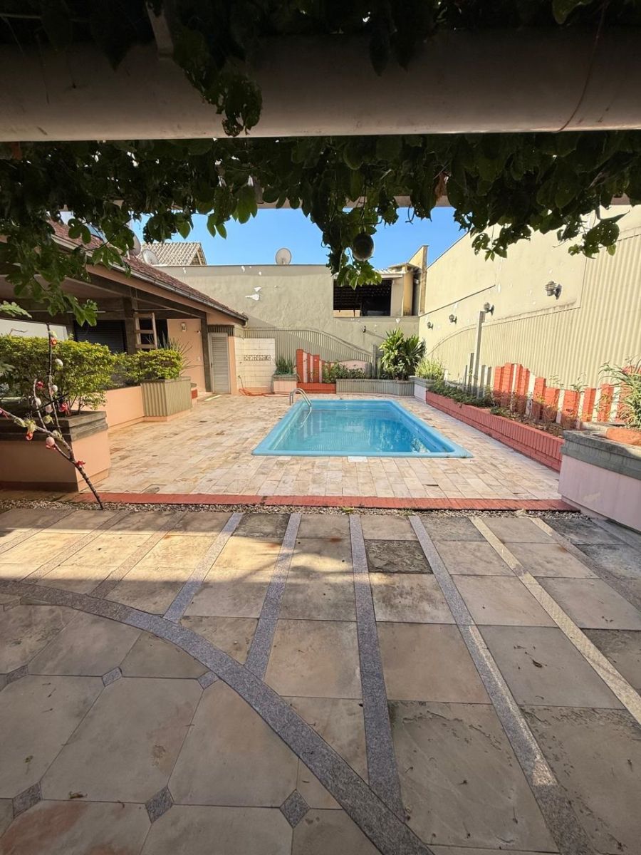 Imagem Amplo terreno com casa à venda no centro de Jaraguá do Sul - com grande potencial para prédio residencial ou comercial