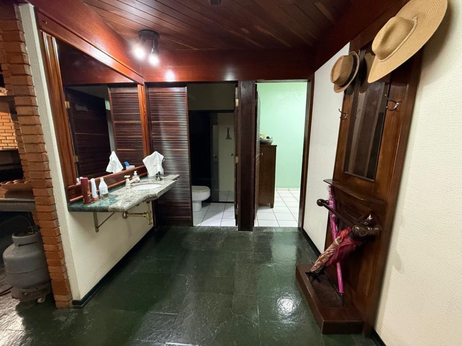 Imagem Amplo terreno com casa à venda no centro de Jaraguá do Sul - com grande potencial para prédio residencial ou comercial