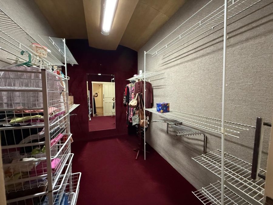 Imagem Amplo terreno com casa à venda no centro de Jaraguá do Sul - com grande potencial para prédio residencial ou comercial